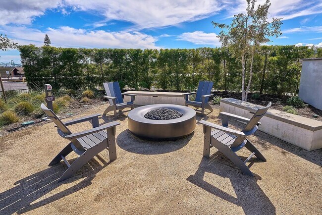 Building Photo - 27717 Stonehurst Ln