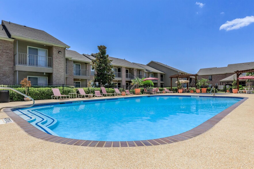 Resort Style Pool - Country Place