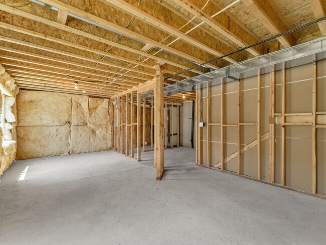 Building Photo - Open and Bright 3 Bedroom 2.5 Bath Townhome in Lehi!