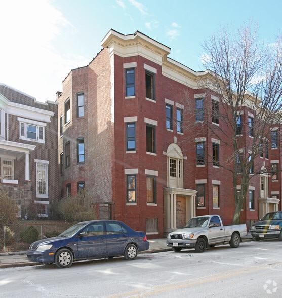 Primary Photo - Whitelock Apartments