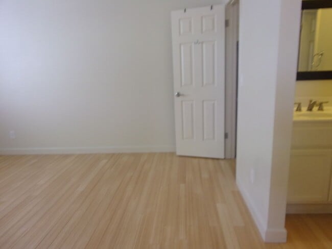 Building Photo - Cambridge Estates