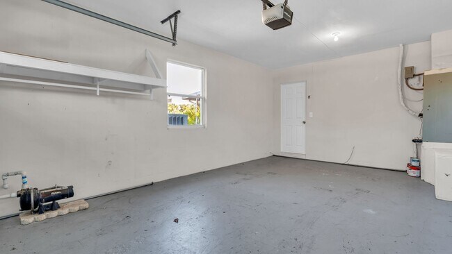 Building Photo - 3bed/2bath Home Off Treasure Island Causew...