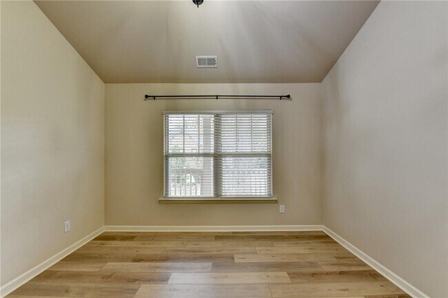 Building Photo - 5013 Groover Dr