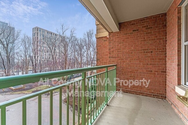 Building Photo - 11776 Stratford House Pl