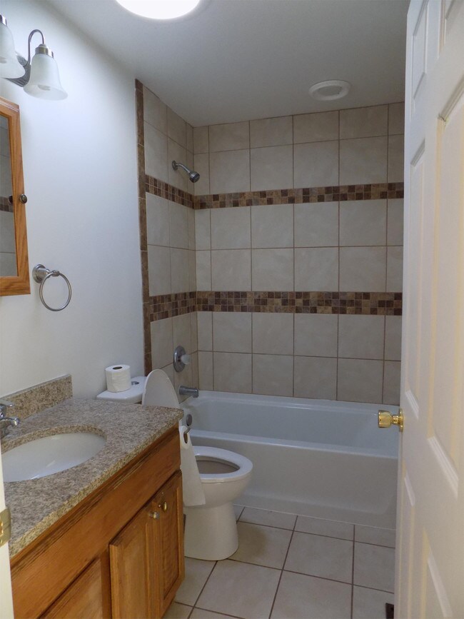 Building Photo - 203 Miller Dr