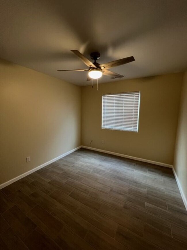 Building Photo - Southwest Bakersfield 4 Bedroom Home