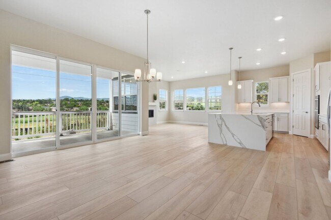 Building Photo - Gorgeous Ranch with 4 BR/3 1/2 Baths in Li...