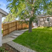 Private Back Yard w/ 100 year old tree - 1919 Ford St