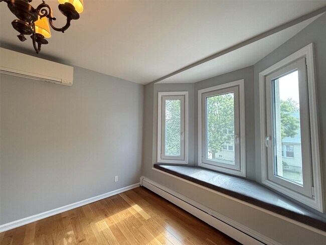 Building Photo - 77-15 78th St