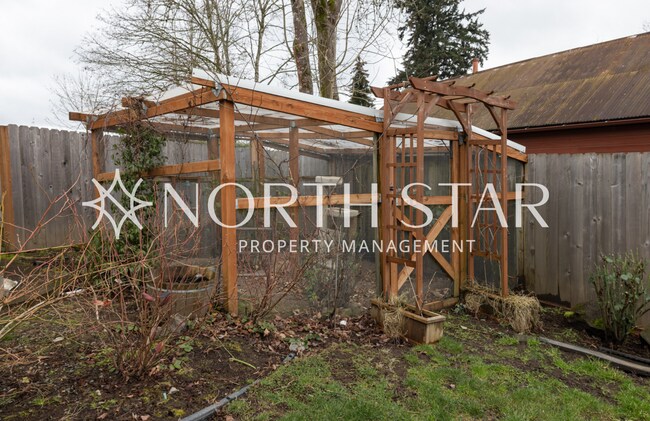 Building Photo - Gardener's Paradise