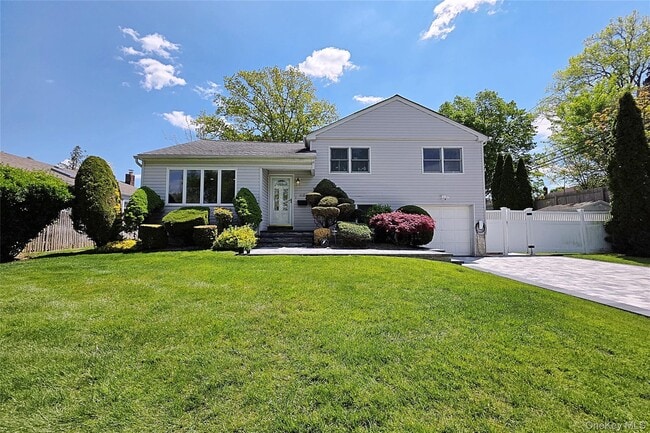 Building Photo - 110 Briarwood Ln