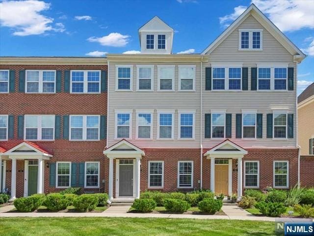 Building Photo - 12 Litchfield Ln
