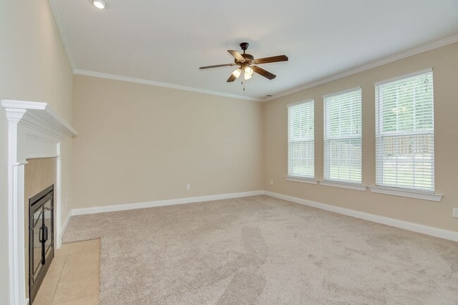 Building Photo - Canterbury Farms - 4 Bed 2.5 Bath