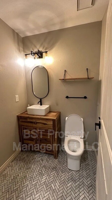 Building Photo - 25130 Rancho Lobo Ct