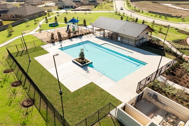 Building Photo - 8819 New Jade Dr