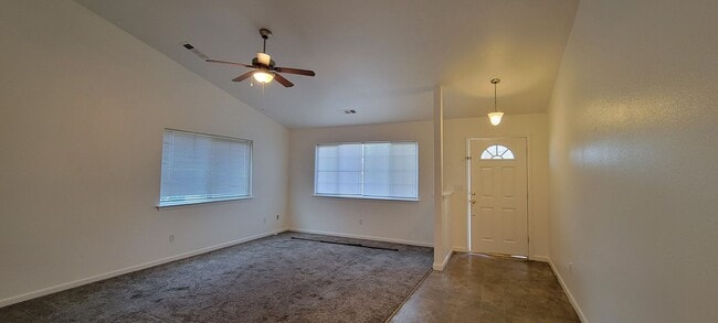 Building Photo - Great Anderson Location on Corner Lot, 3 Bedroom, 2 Bath Home