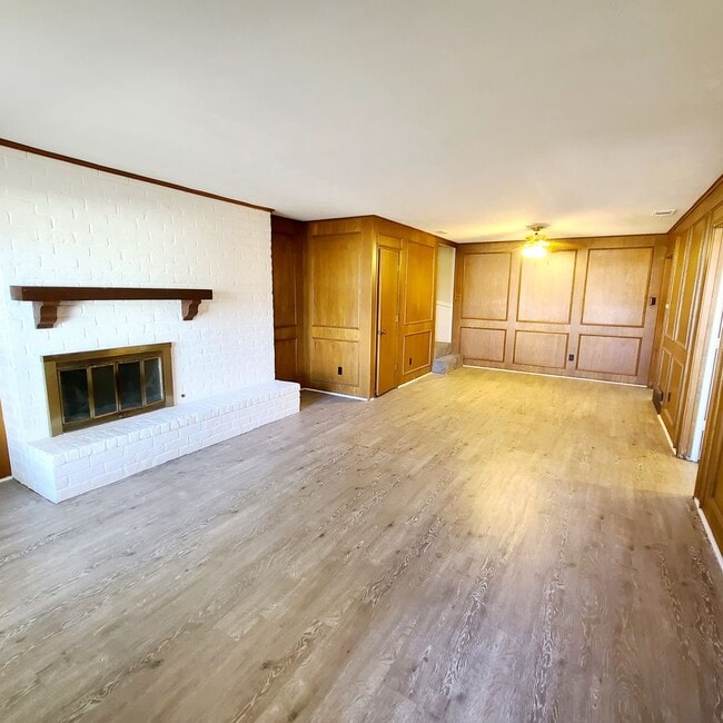 Building Photo - 11350/52 Quail Run St