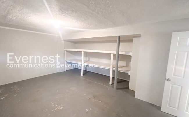 Building Photo - 5042 Bentler Dr