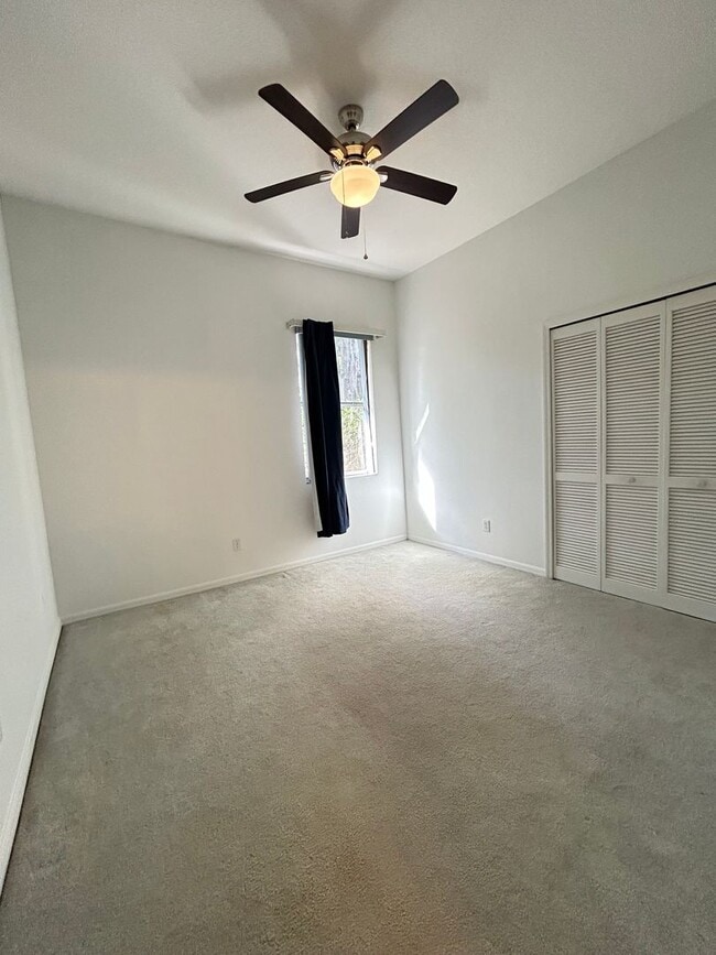 Building Photo - Beautiful Home with Water View in Eastwood!