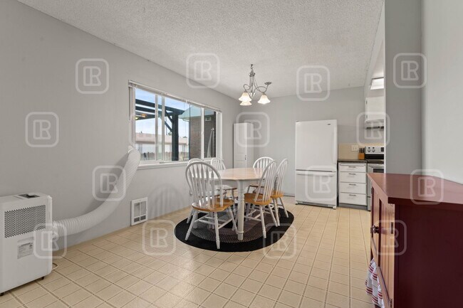 Building Photo - 12467 E Olive Ave