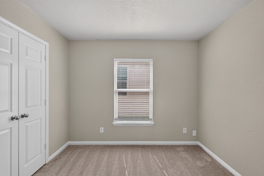 Building Photo - 6531 Luckey Sq
