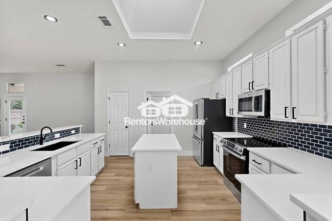 Building Photo - 801 Snapdragon Ln