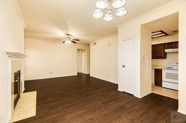 Building Photo - 921 Marine Dr