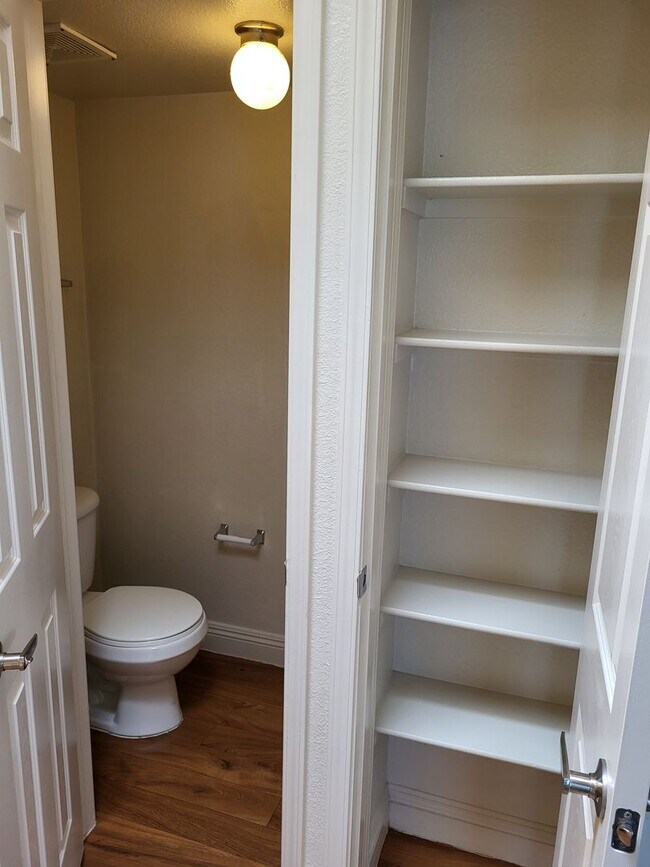 Building Photo - 1412 Bass Dr