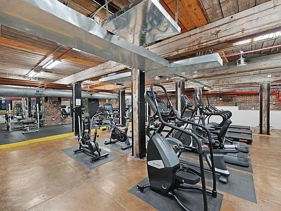 Building Photo - 170 Boulevard SE