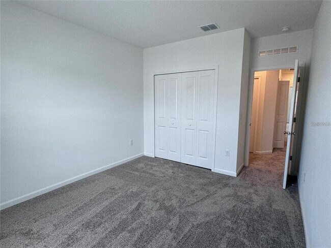 Building Photo - 2533 Skyline Lp