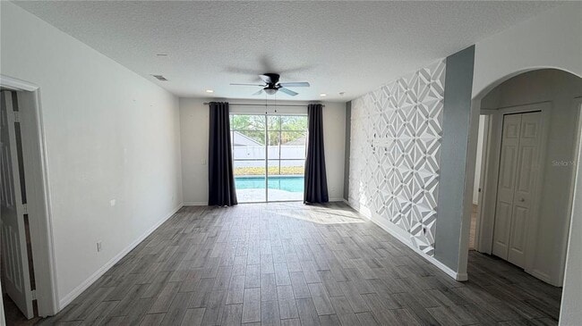 Building Photo - 456 Knollwood Dr