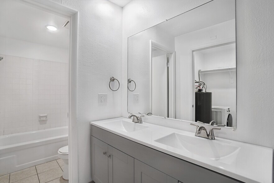 Building Photo - Highland Commons