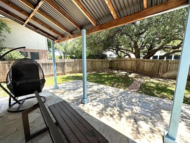 Building Photo - 8807 Splitarrow Dr