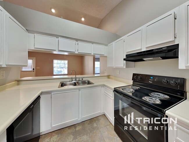 Building Photo - 4613 S Country Hills Ct