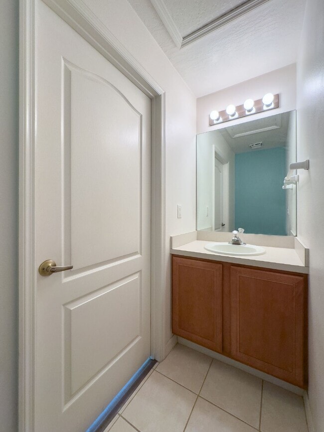 Building Photo - Cozy 2 Bed, 2.5 Bath Indialantic Rental - ...