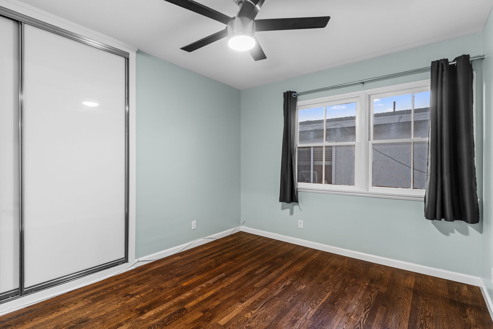 Building Photo - 2104 E Florida St