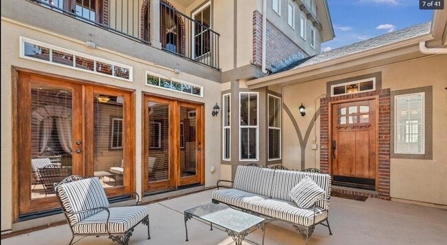 Building Photo - Gorgeous fully furnished home in downtown Eagle!