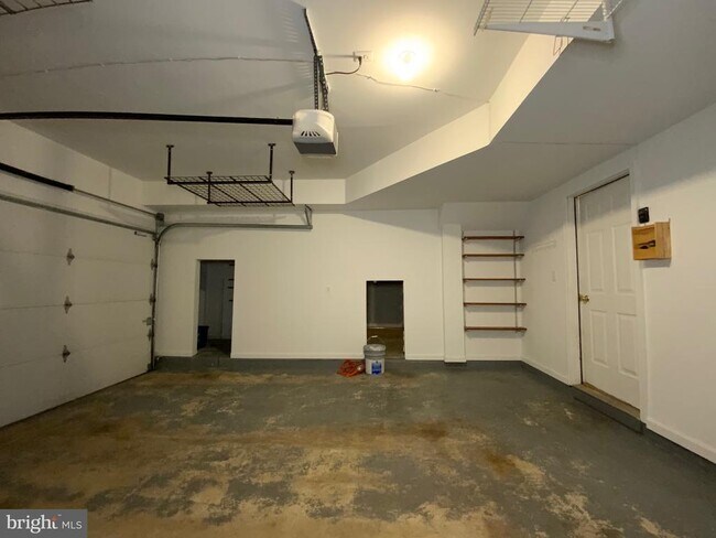 Building Photo - 5722 Governors Pond Cir