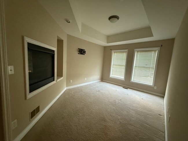 Building Photo - 5705 Hampshire Ln