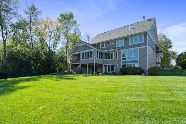 Building Photo - 5510 Upland Ln N