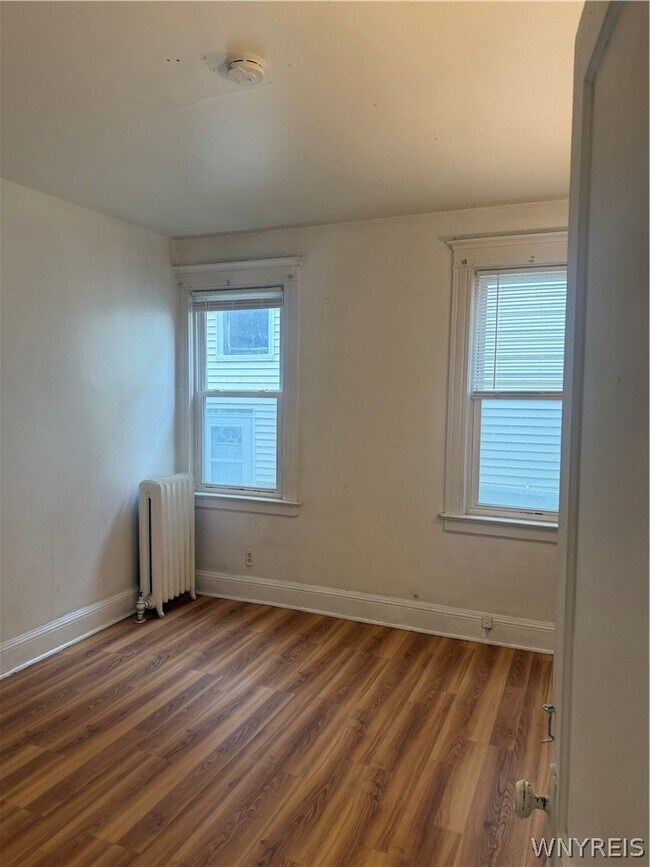 Building Photo - 37 Inwood Pl