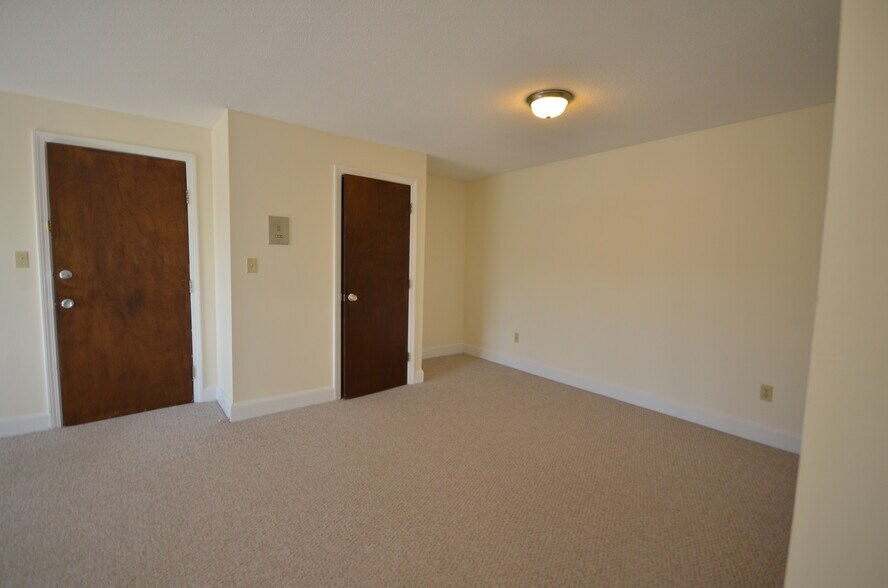 Building Photo - 3 Brattle Dr
