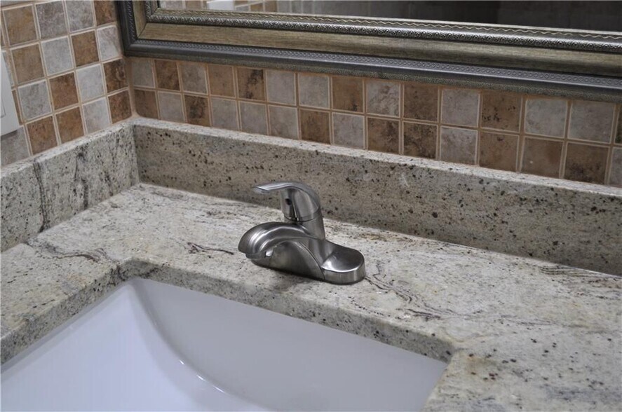 Building Photo - 6851 Roswell Rd NE