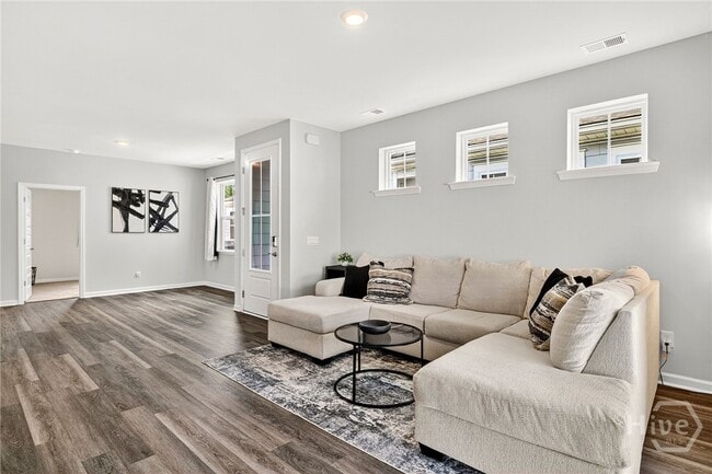 Building Photo - 170 Holloway Hl