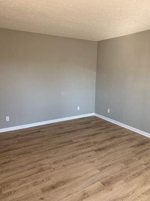 Building Photo - Cedar Trace Apartment Homes