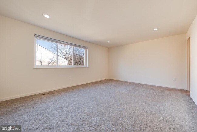 Building Photo - 10742 Cordage Walk