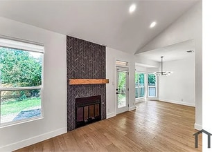 Building Photo - 16364 Edgemere Dr