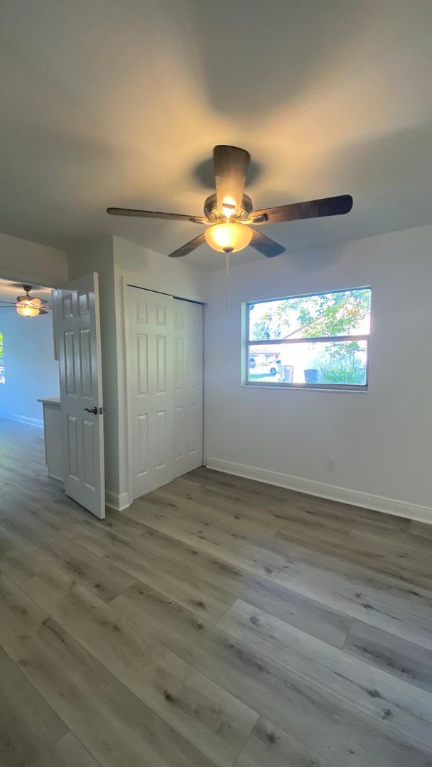 Building Photo - Beautifully Renovated 3/2 Villa in West Br...