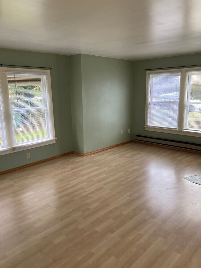 Building Photo - CHARMING 3 BEDROOM IN SEATTLE