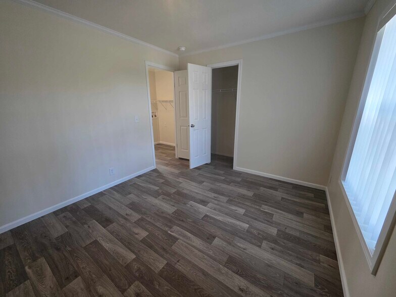 Building Photo - 3628 Birch St